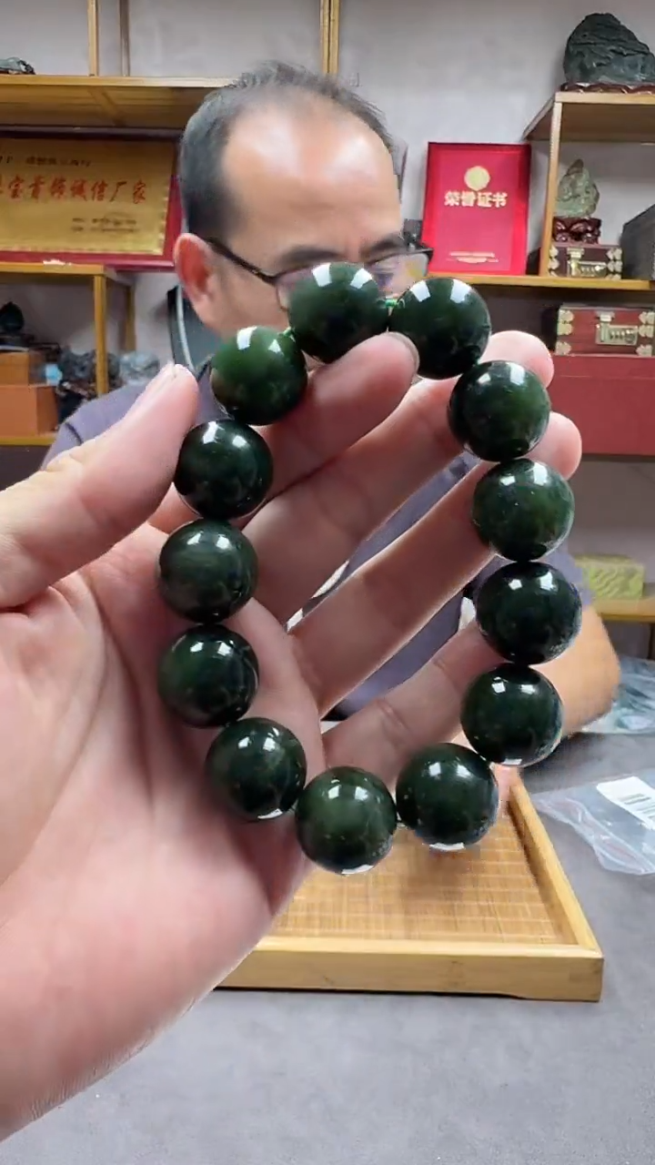 未镶嵌手链和田玉18新疆玛纳斯