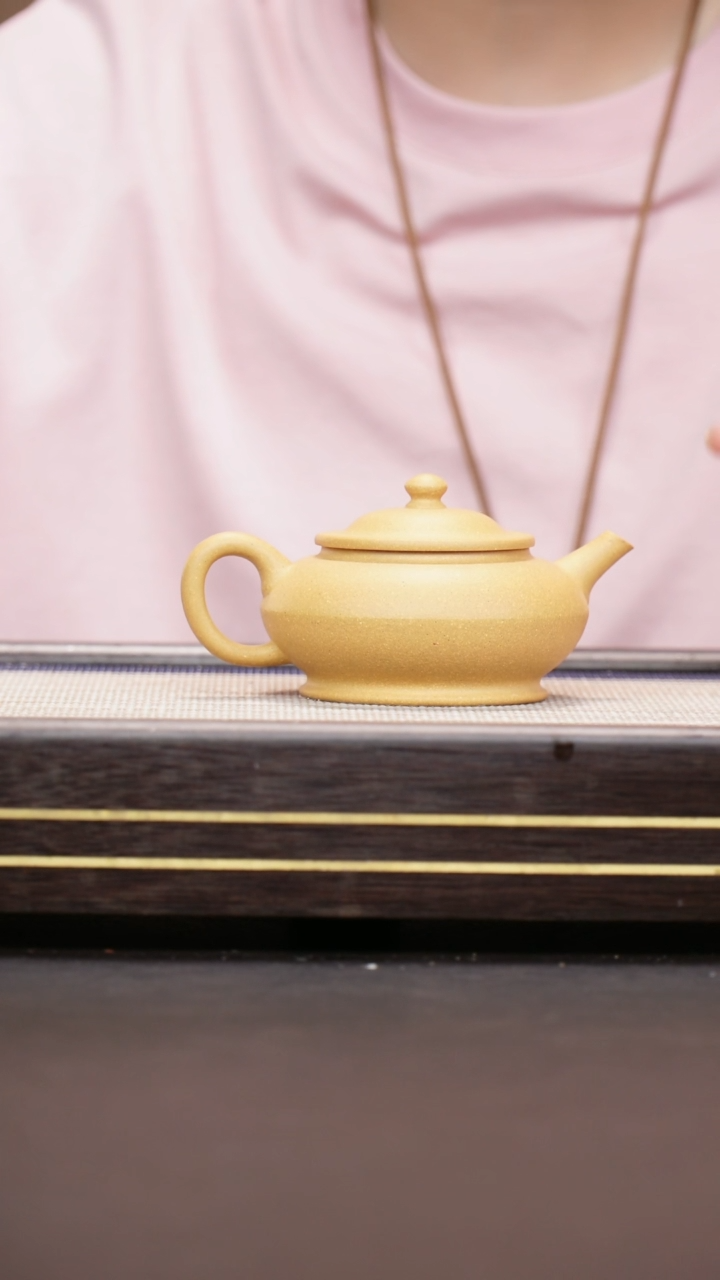 茶壶紫砂黄段泥  合欢