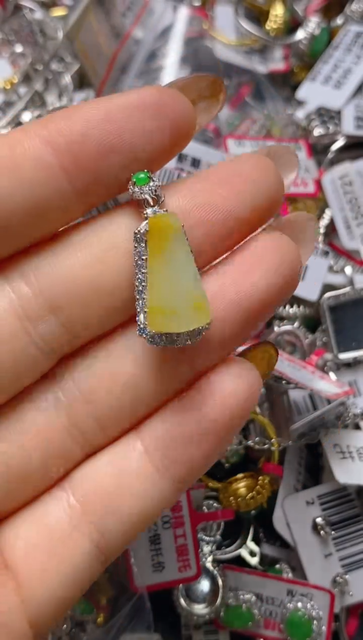 银S925镶嵌戒指翡翠百内无证书