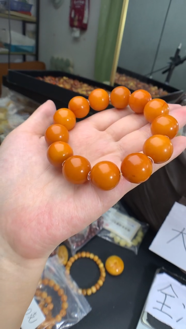 琥珀未镶嵌珠宝奇石1