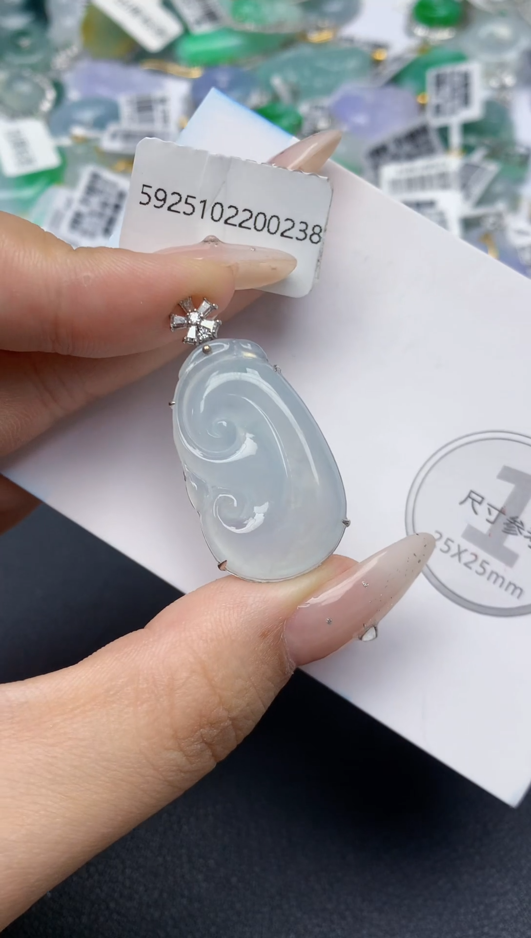 颈饰18K金镶嵌翡翠天然缅甸a货翡翠百元以上9元证书费自理