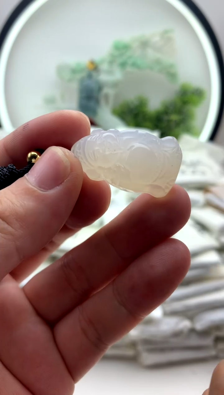 玛瑙/玉髓颈饰未镶嵌小财神