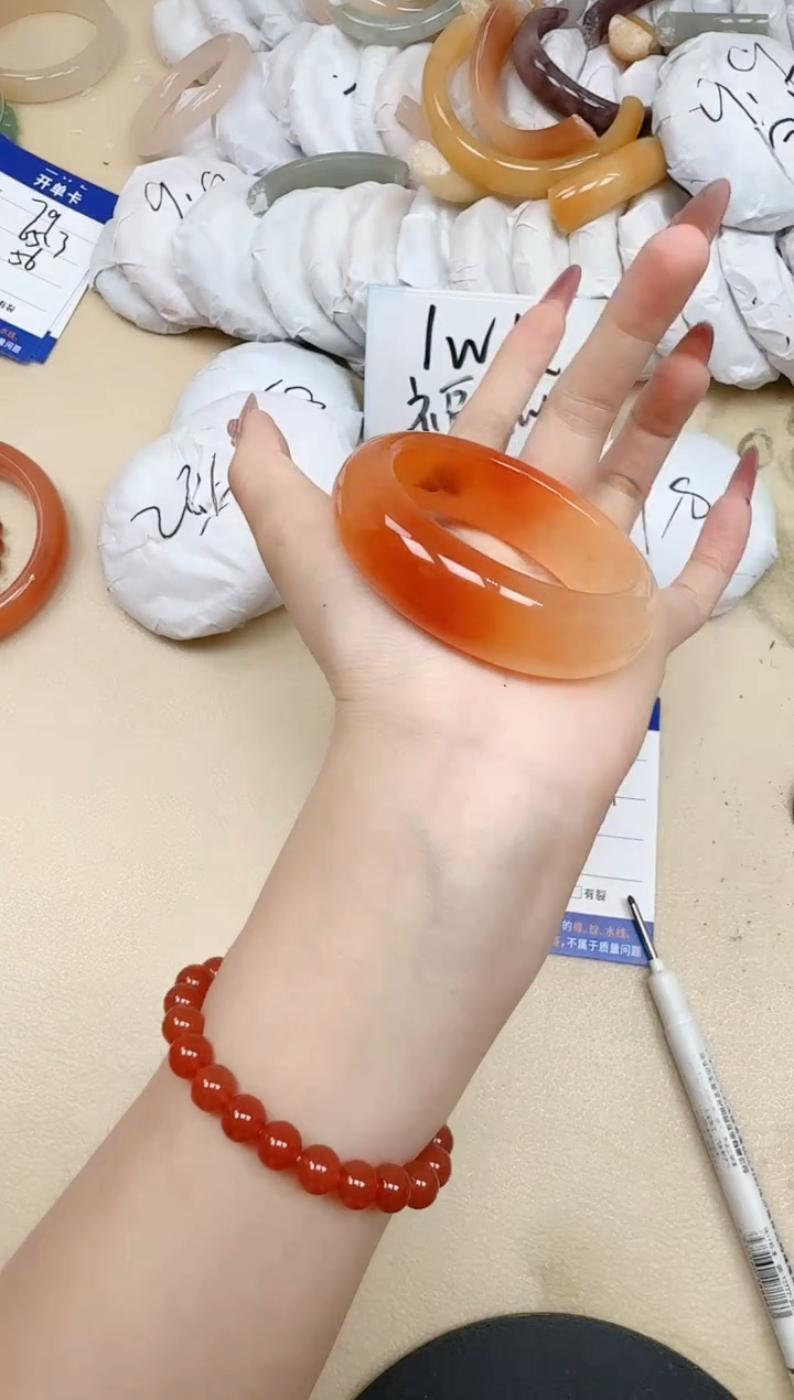 石英质玉手镯未镶嵌174/51.4