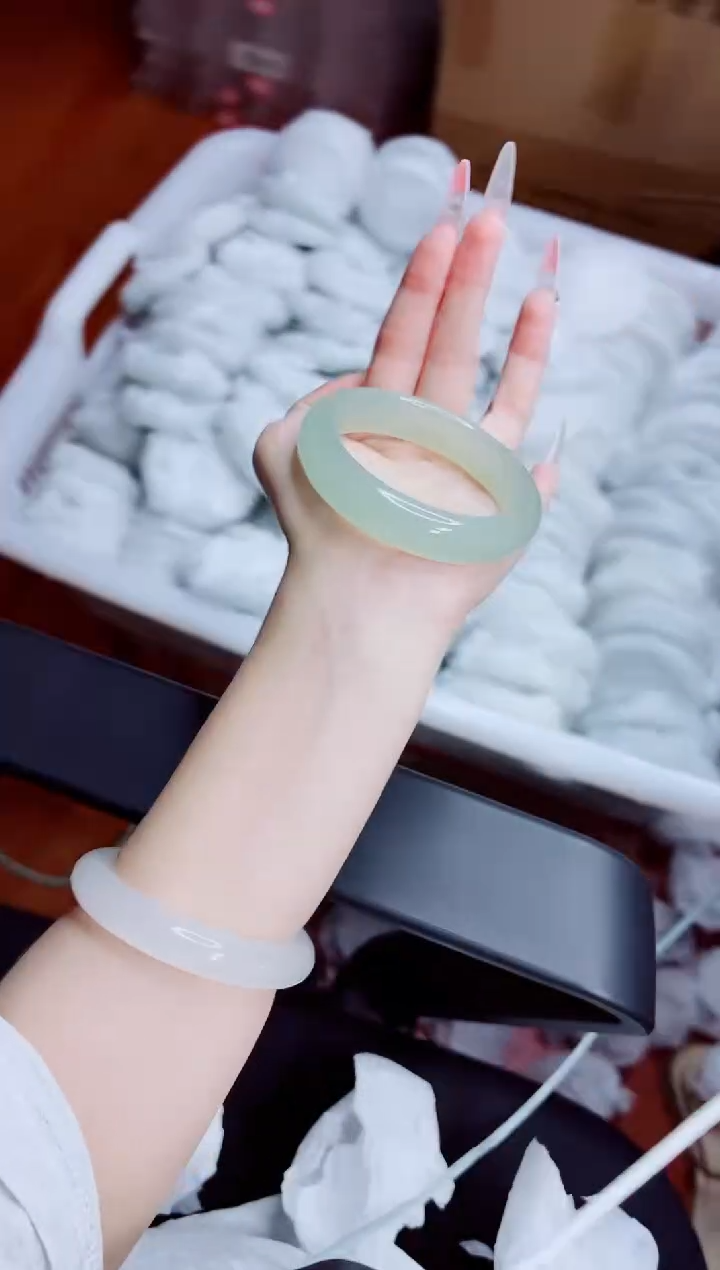 石英质玉手镯未镶嵌89/56.2