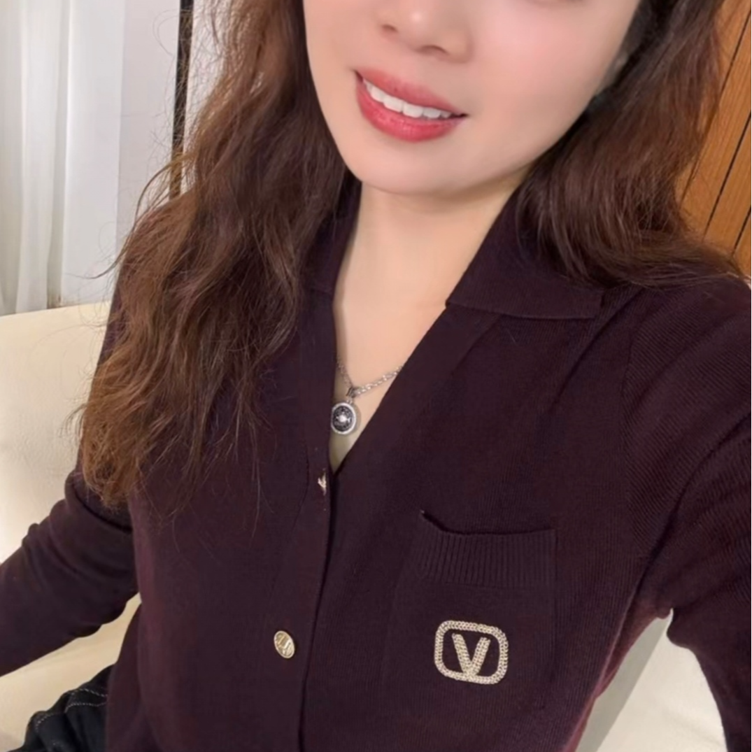 早秋新款翻领针织V领针织开衫气质时尚POLO毛衣刺绣洋气上衣