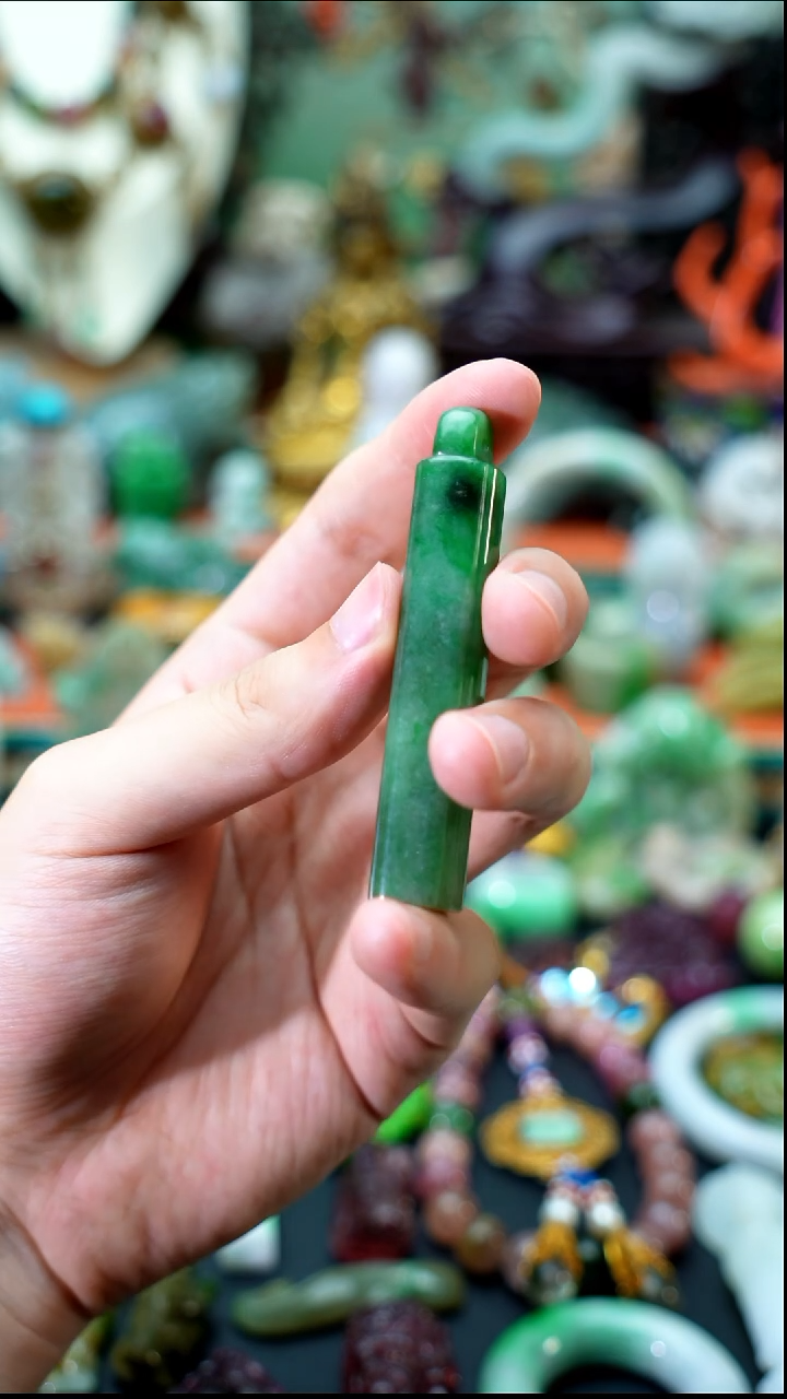颈饰未镶嵌翡翠皮*翡翠翎管