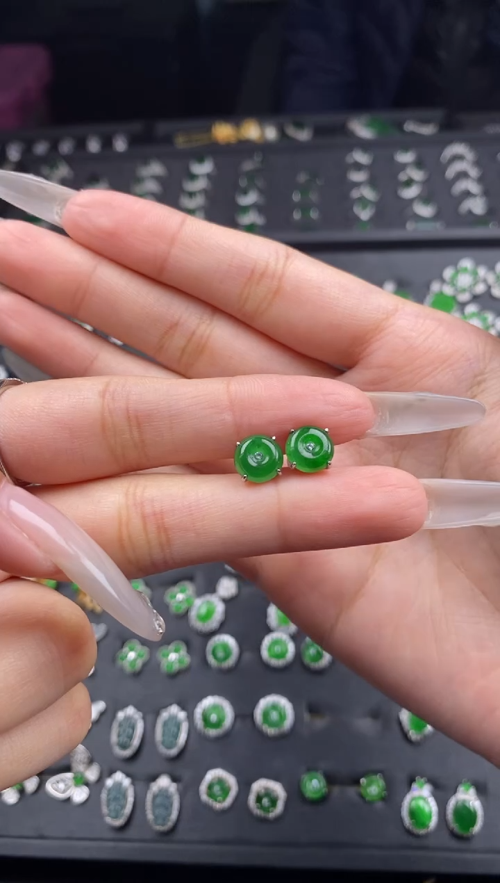 颈饰未镶嵌翡翠散珠批发多样性发货