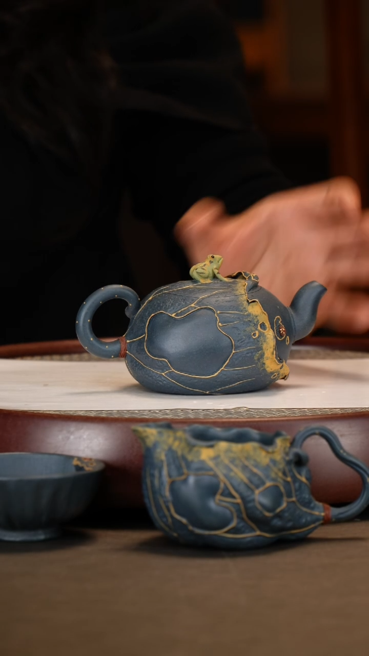 【闪购商品】紫砂茶壶【吴小楣】端绿泥 金蟾莲心套组200cc