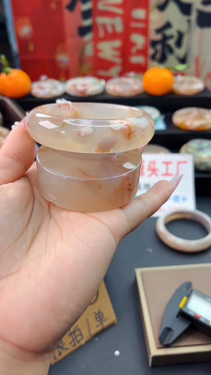 【闪购商品】石英质玉手镯未镶嵌赠送镯心（60圈口）