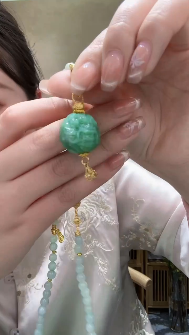 【闪购商品】翡翠未镶嵌颈饰吊坠