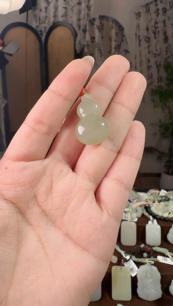 颈饰未镶嵌和田玉晴水葫芦