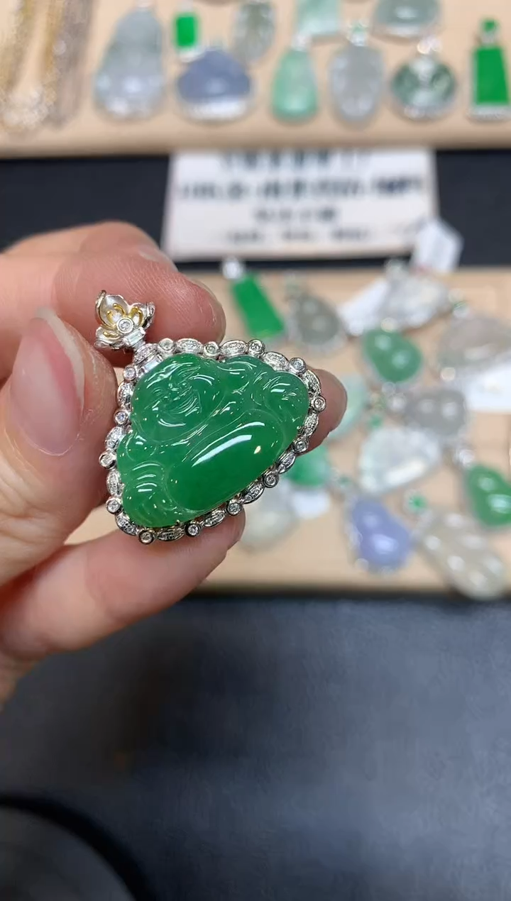 【闪购商品】翡翠颈饰18K金镶嵌佛公【无服务费】