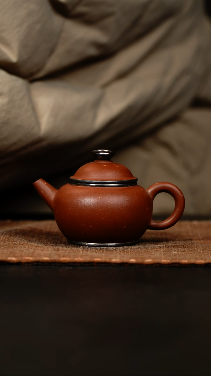 【闪购商品】紫砂茶壶巨轮珠包银紫泥55cc