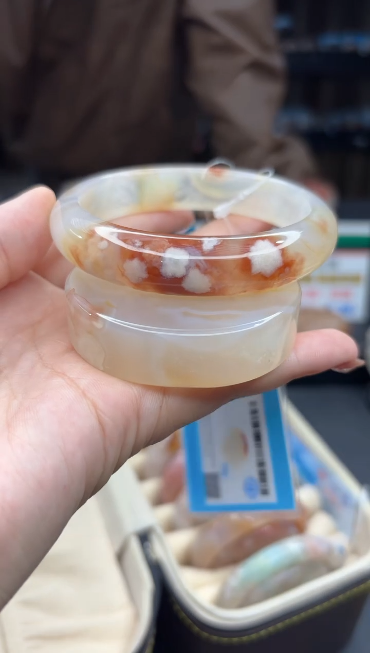 【闪购商品】石英质玉手镯未镶嵌2197（61圈赠送镯心）