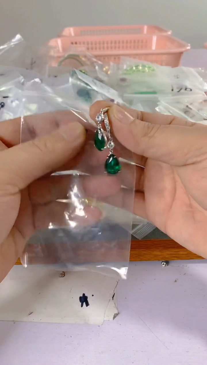 【闪购商品】水晶颈饰银S925镶嵌516红宝，蓝宝，多样性发一件赠链