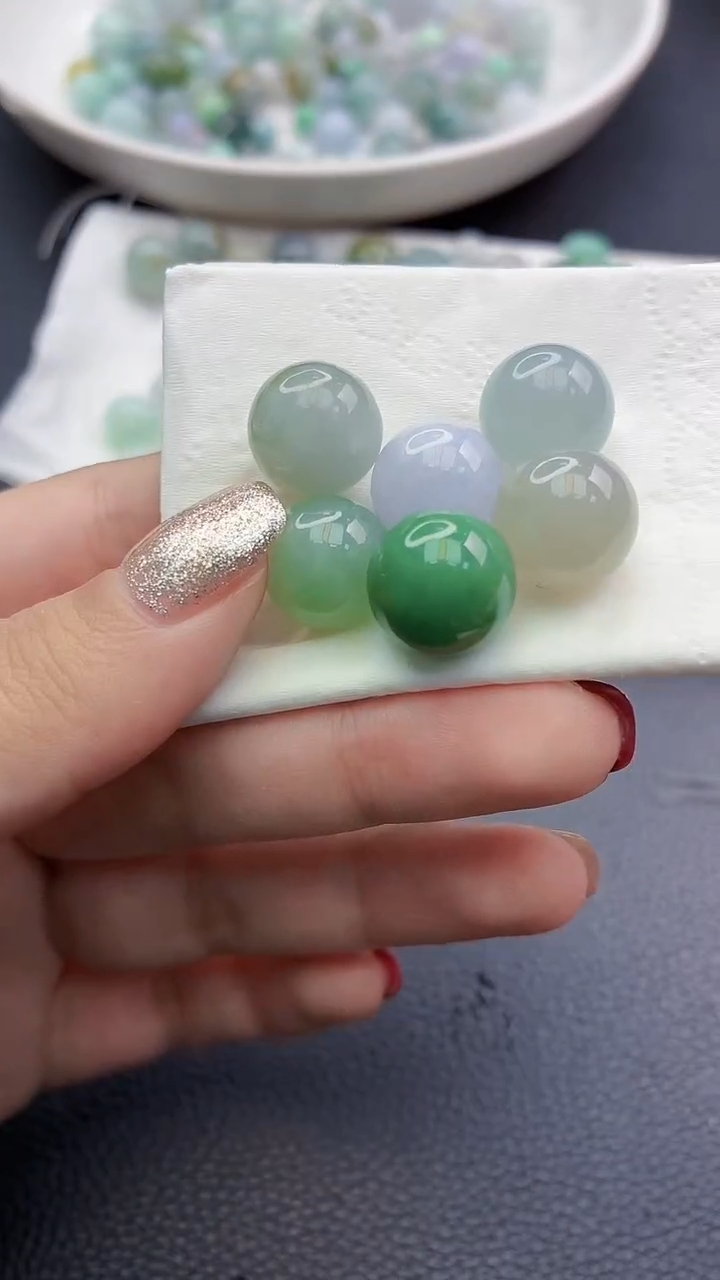 未镶嵌定制翡翠梨**剧珠子