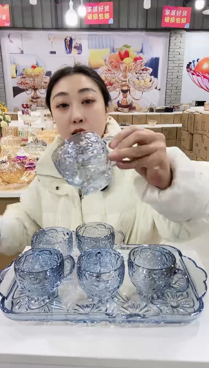 【闪购商品】玻璃集锦花茶杯【6杯+托盘】