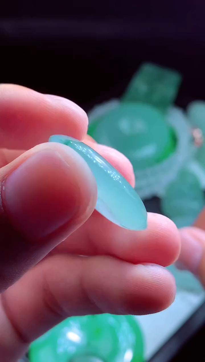 定制翡翠未镶嵌翡翠毛货定制