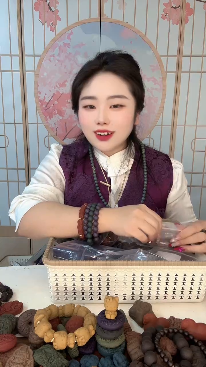 泥塑菲***)黄角兰手串