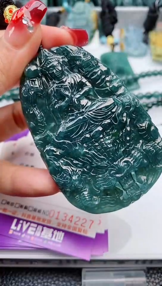 【闪购商品】翡翠颈饰未镶嵌          
