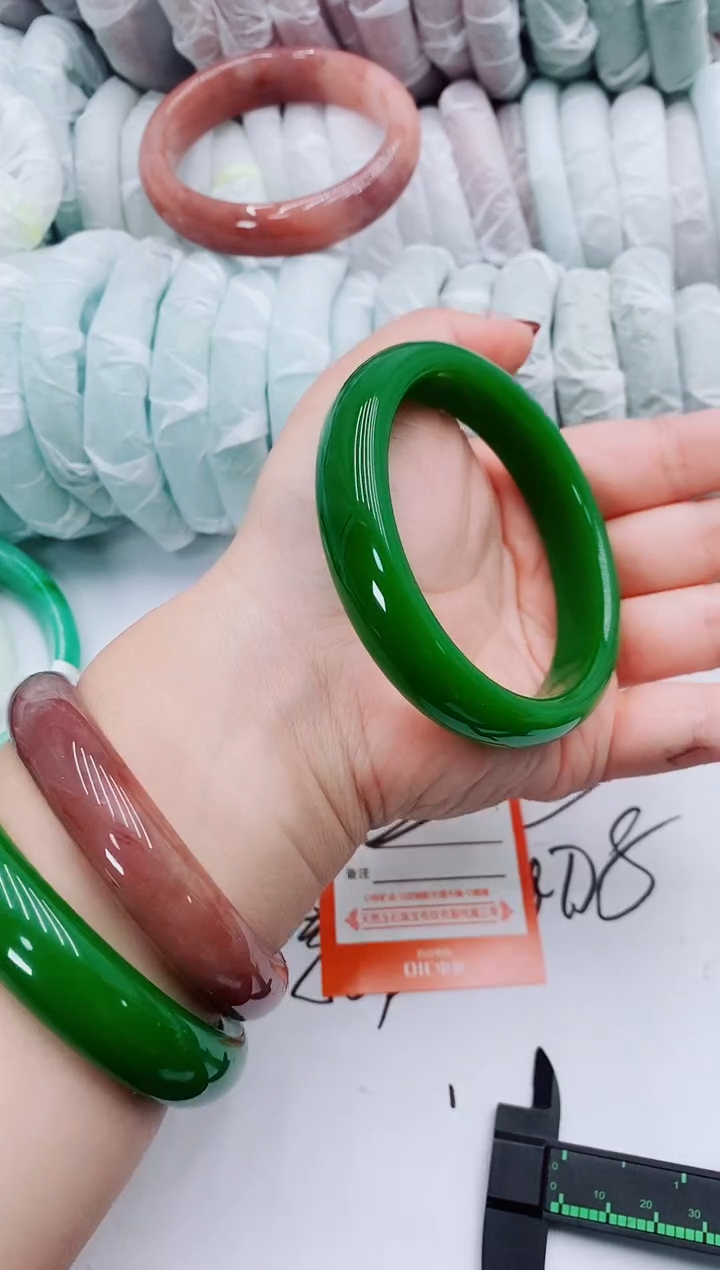 【闪购商品】石英质玉手镯未镶嵌T196-62-63