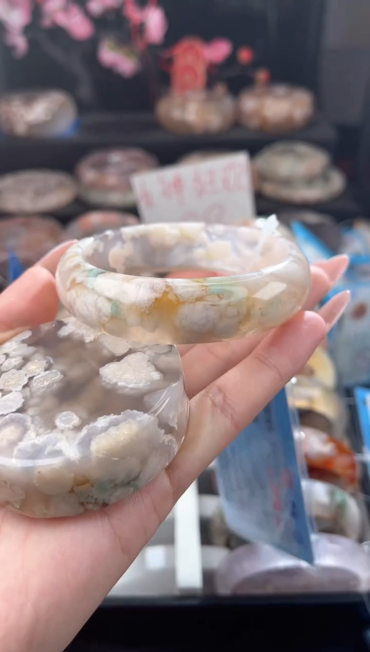 【闪购商品】石英质玉手镯未镶嵌57