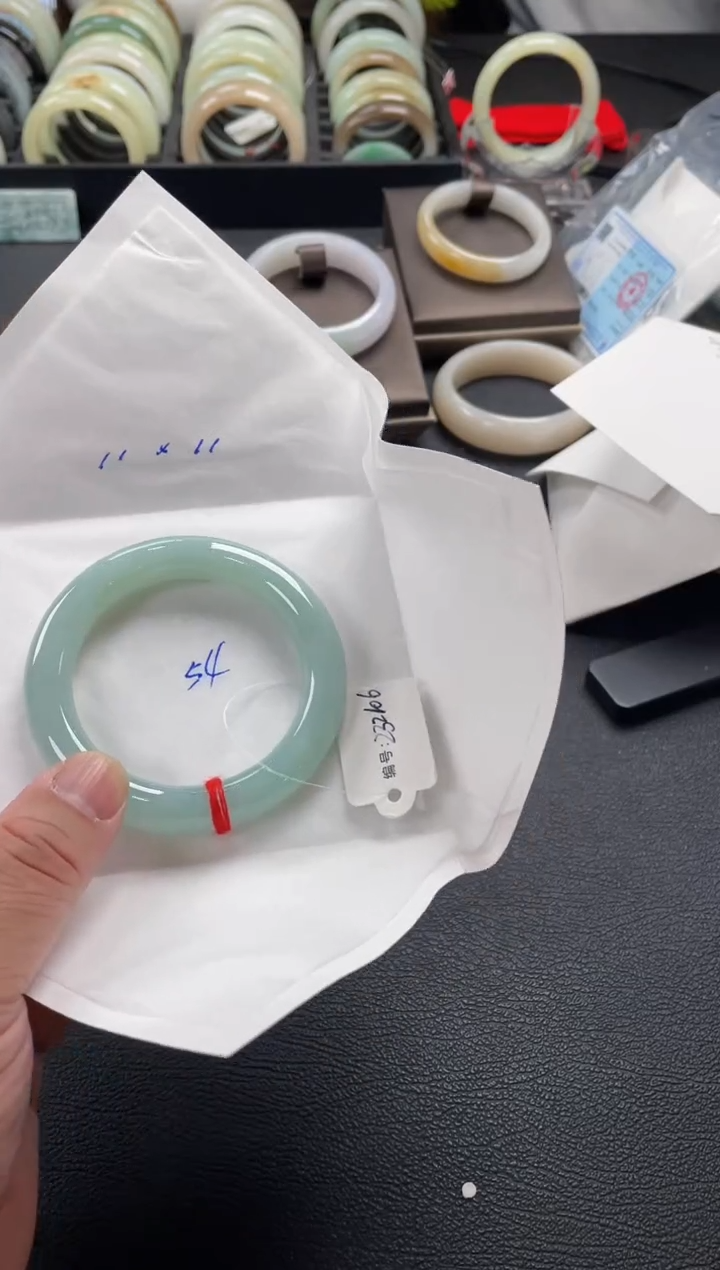 【闪购商品】翡翠手镯未镶嵌54圆条