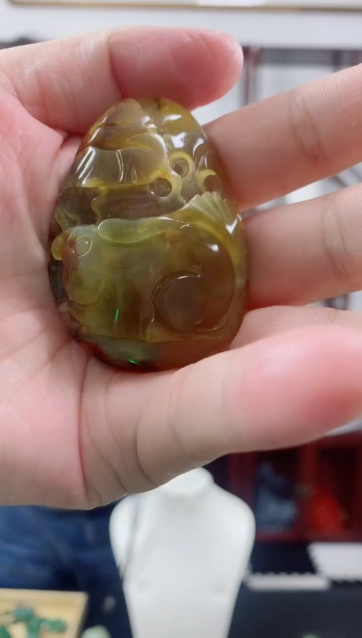 未镶嵌岫玉颈饰1