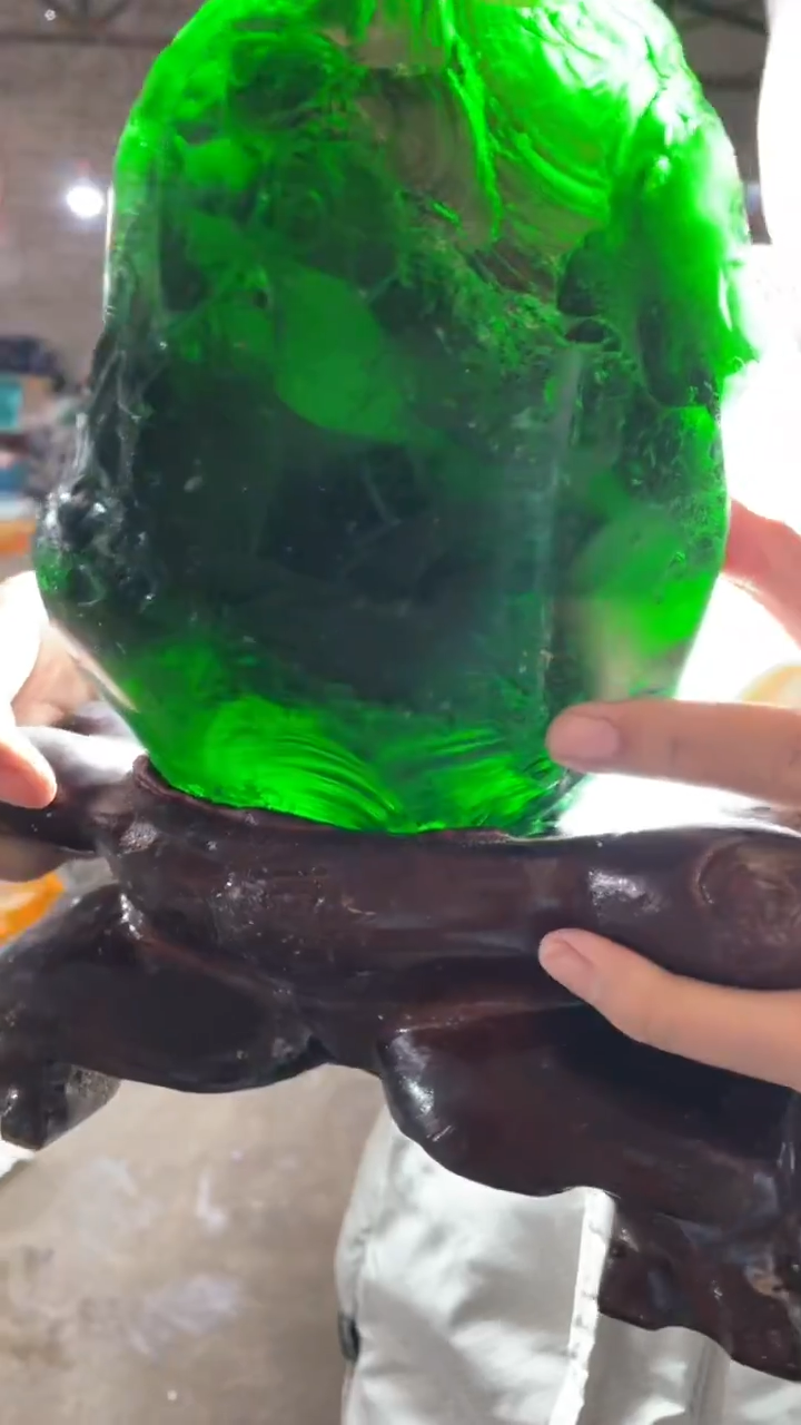 新疆五彩石原石摆件