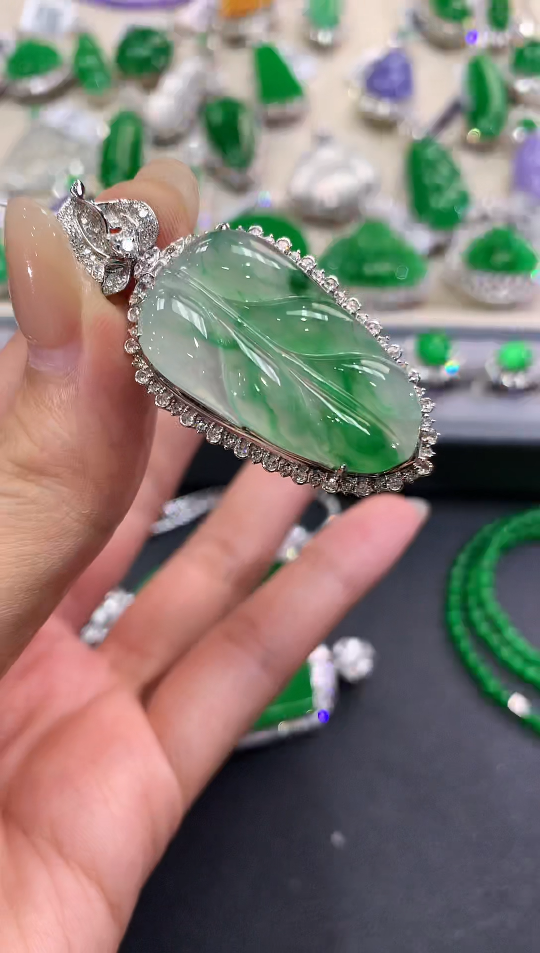 【闪购商品】翡翠吊坠(不含链)18K金镶嵌w147       