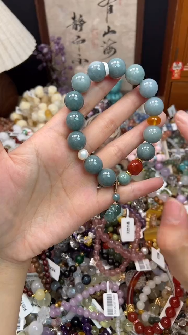 未镶嵌翡翠手饰387