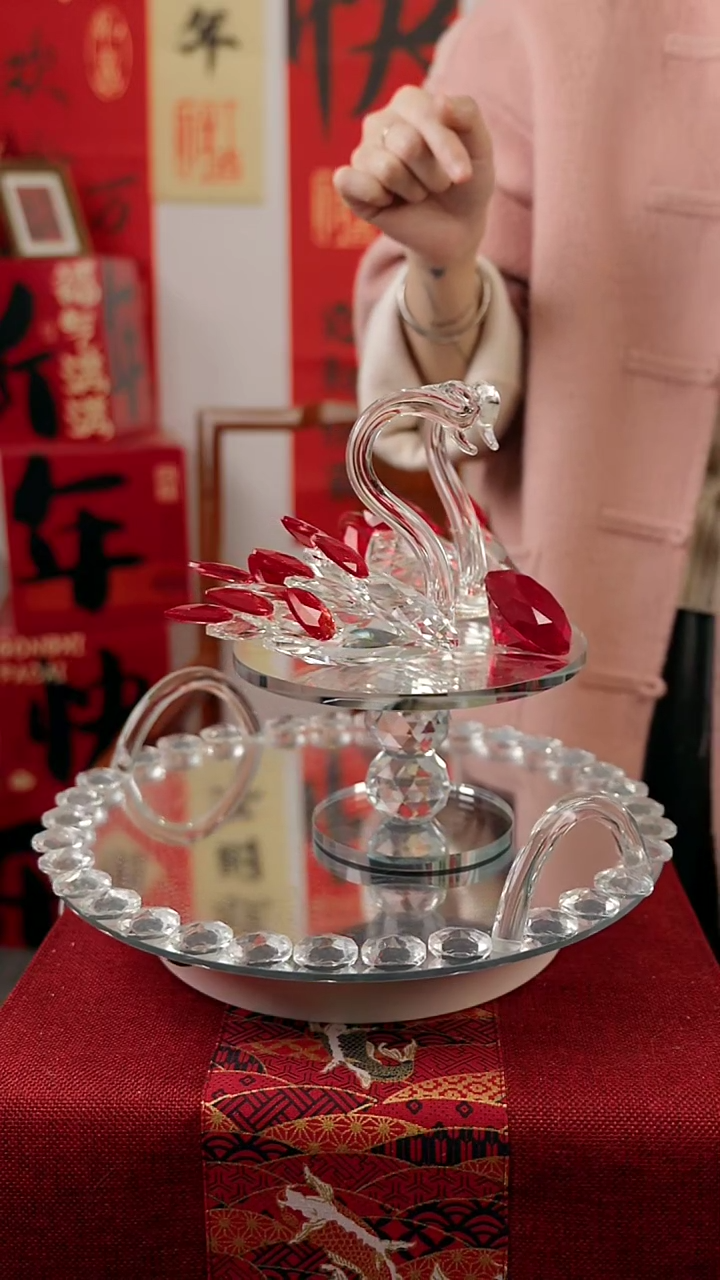【闪购商品】水晶红色转台天鹅摆件