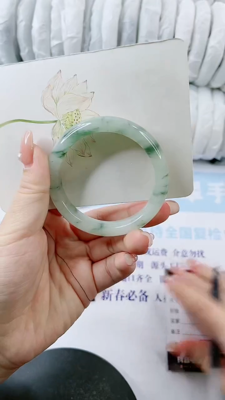 【闪购商品】石英质玉手镯未镶嵌0548658117-多样性发货