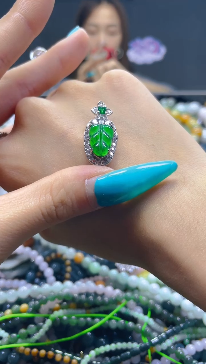 颈饰未镶嵌翡翠/W/翡翠A货，一件也是批发价