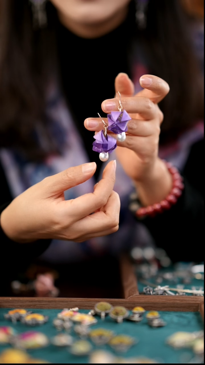 刺绣私人定制苗族手工Q939