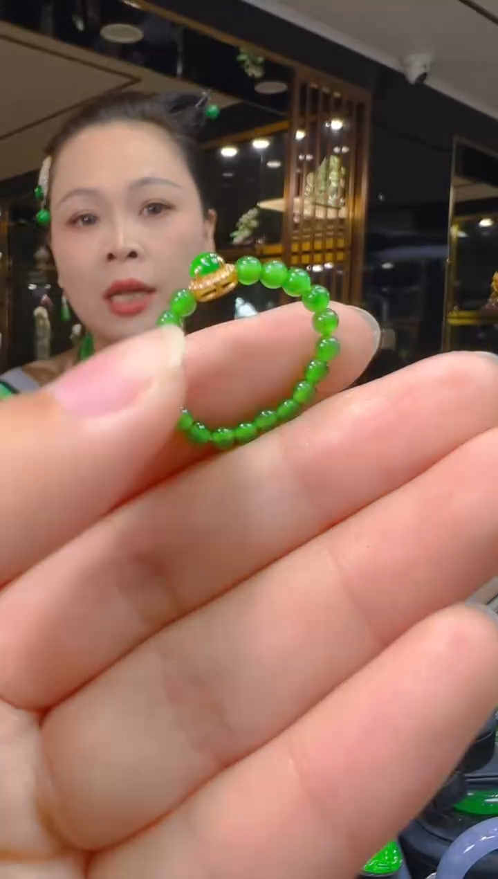 翡翠戒指18K金镶嵌088（多样性发其一）