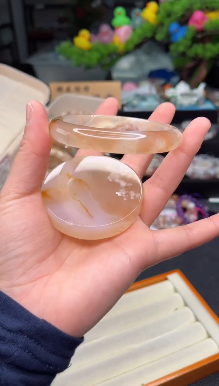 石英质玉未镶嵌手镯62圈口（赠品镯心）6379005