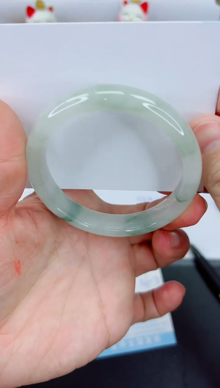 【闪购商品】石英质玉手镯未镶嵌75-57