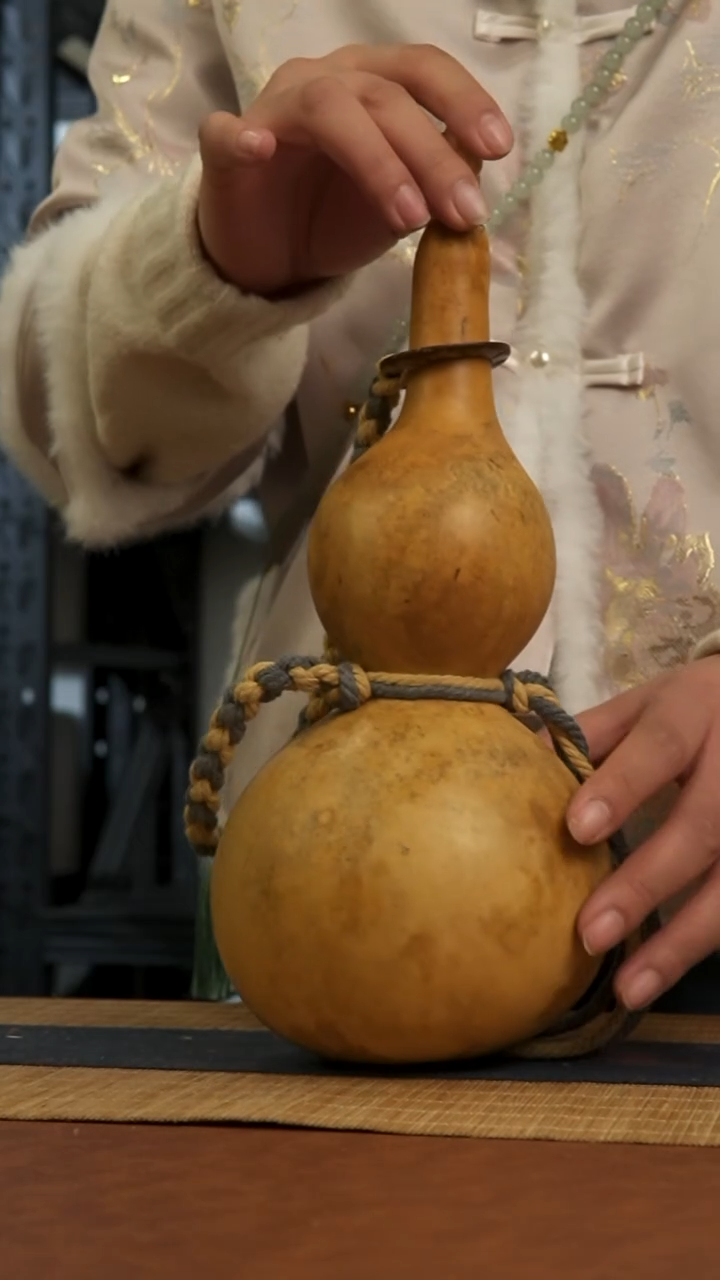 981号 天然热水酒葫芦 一物一拍（有瑕介意勿拍）