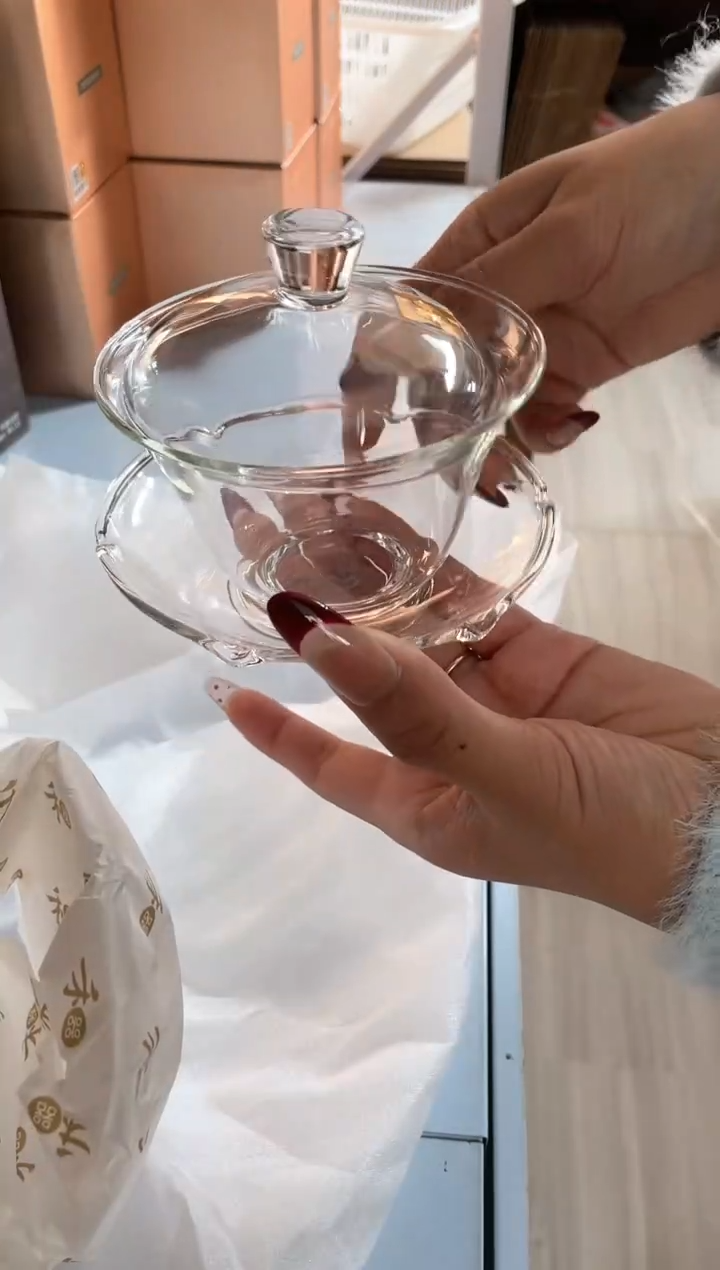 【闪购商品】荷叶盖碗透明色。。。