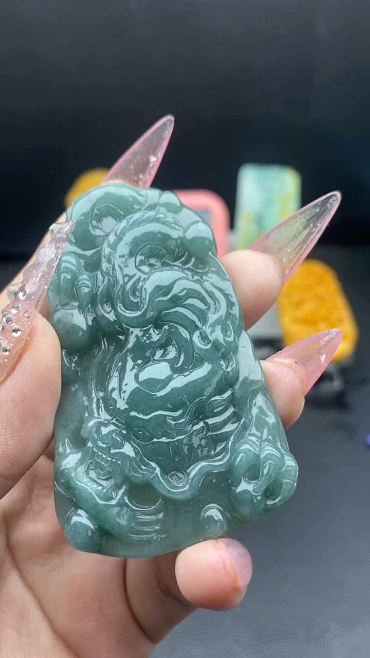 翡翠未镶嵌颈饰挂件