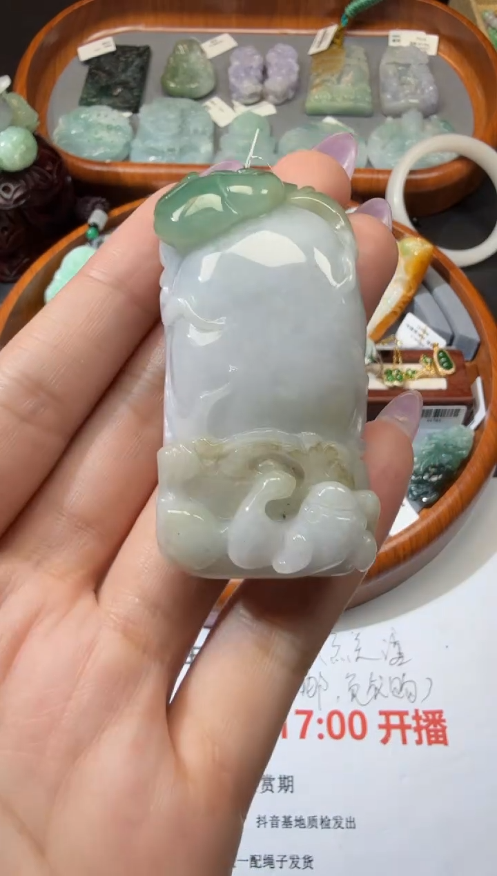 翡翠未镶嵌颈饰155.。。。