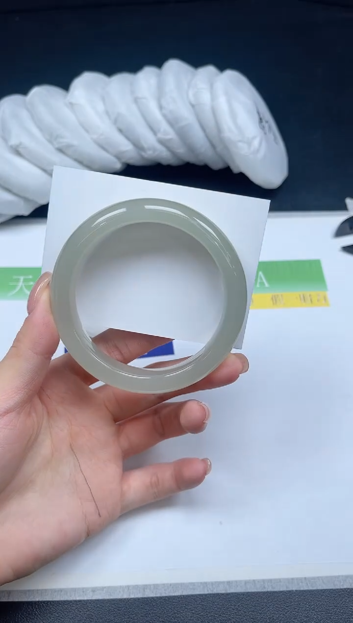 未镶嵌手镯石英质玉019-5758