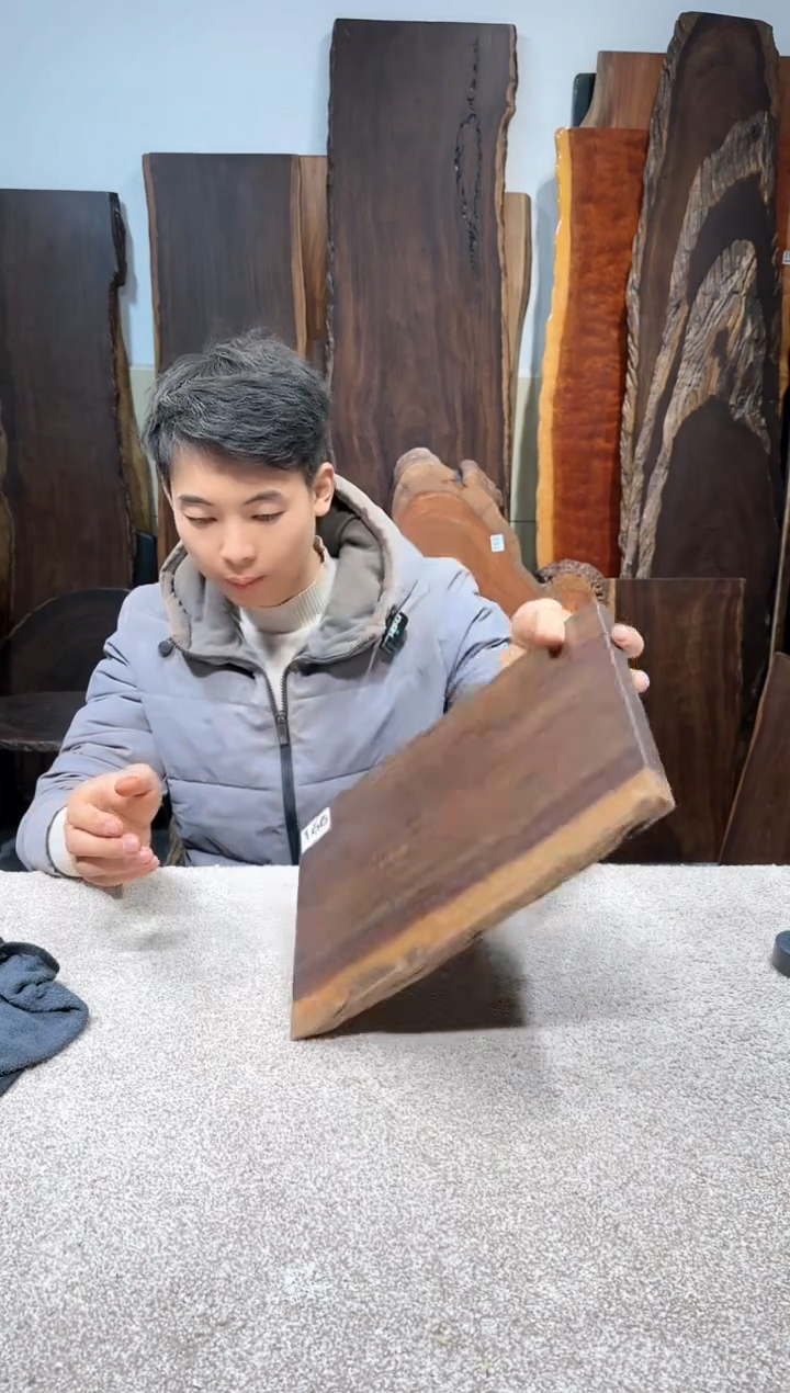 【闪购商品】风车木（黑檀木）尺寸35*23*2.2编号166