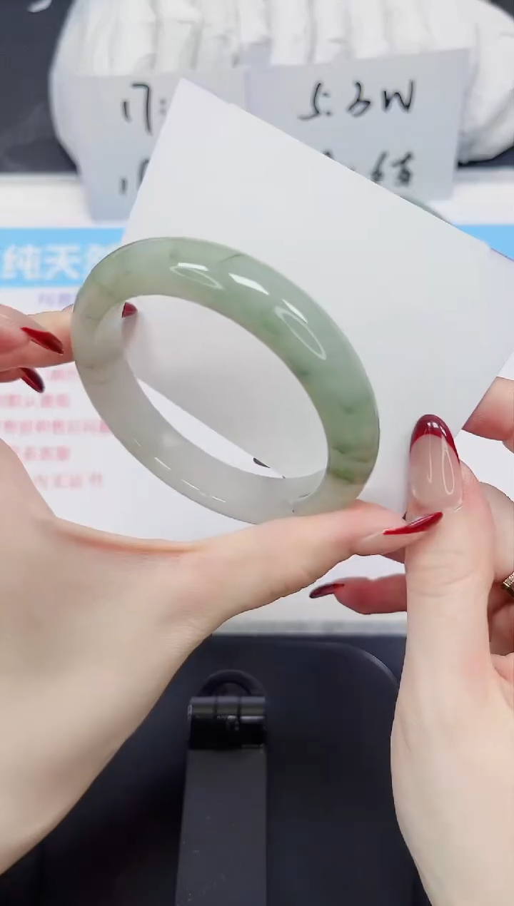 【闪购商品】石英质玉手镯未镶嵌355