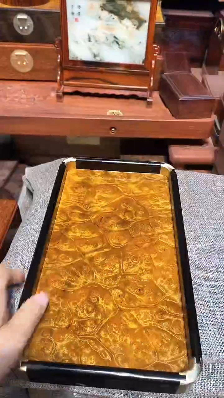 香樟木黄金樟茶盘一个