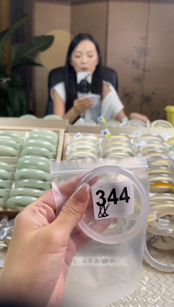 手镯玛瑙/玉髓未镶嵌344