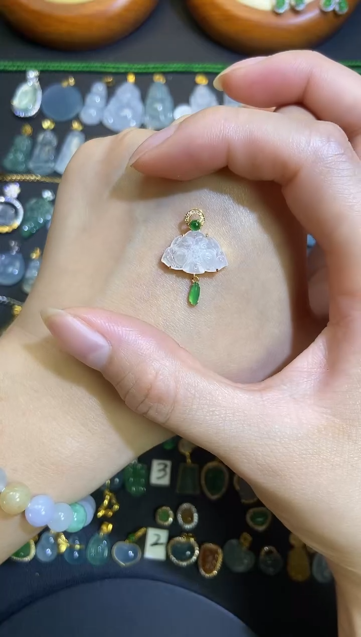 翡翠18K金镶嵌吊坠(不含链)1