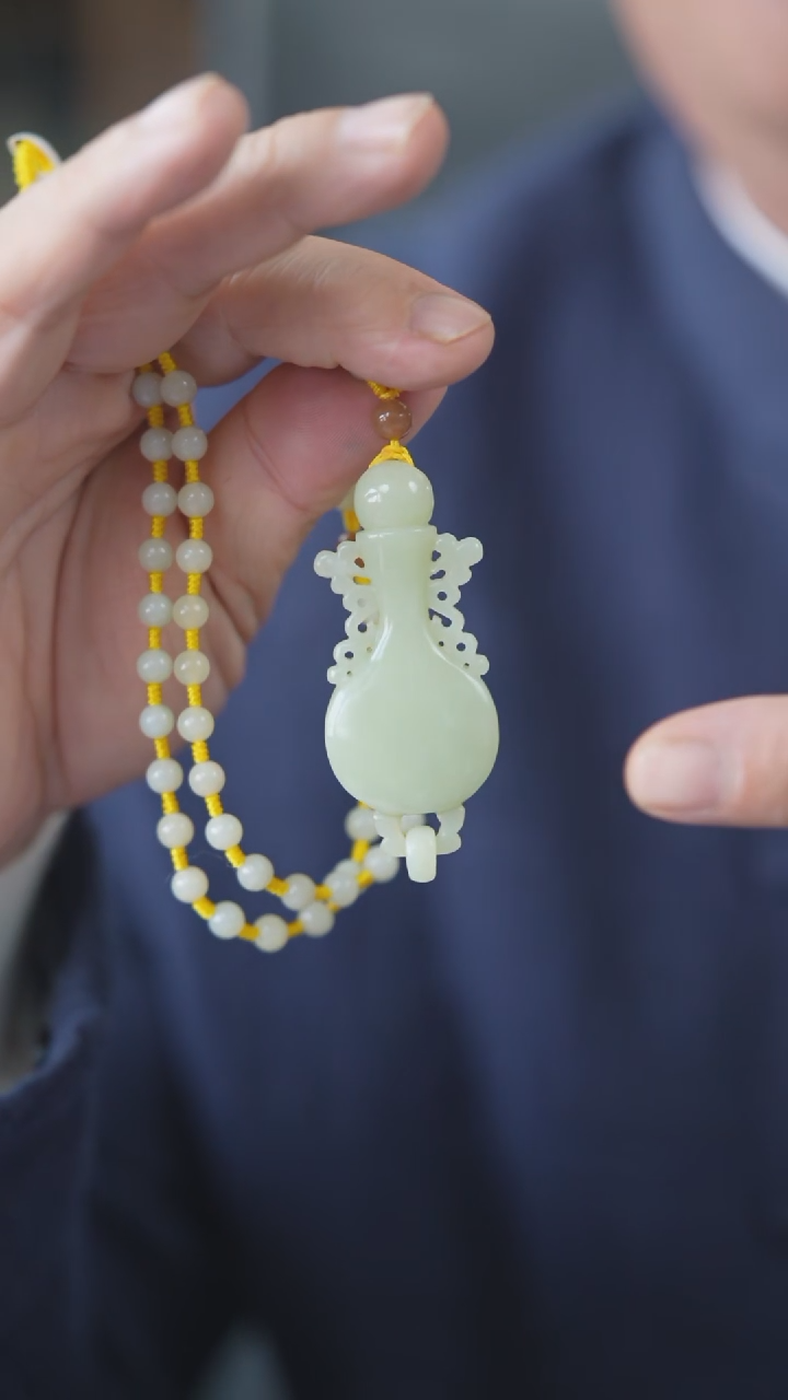 颈饰未镶嵌和田玉c*y瓶