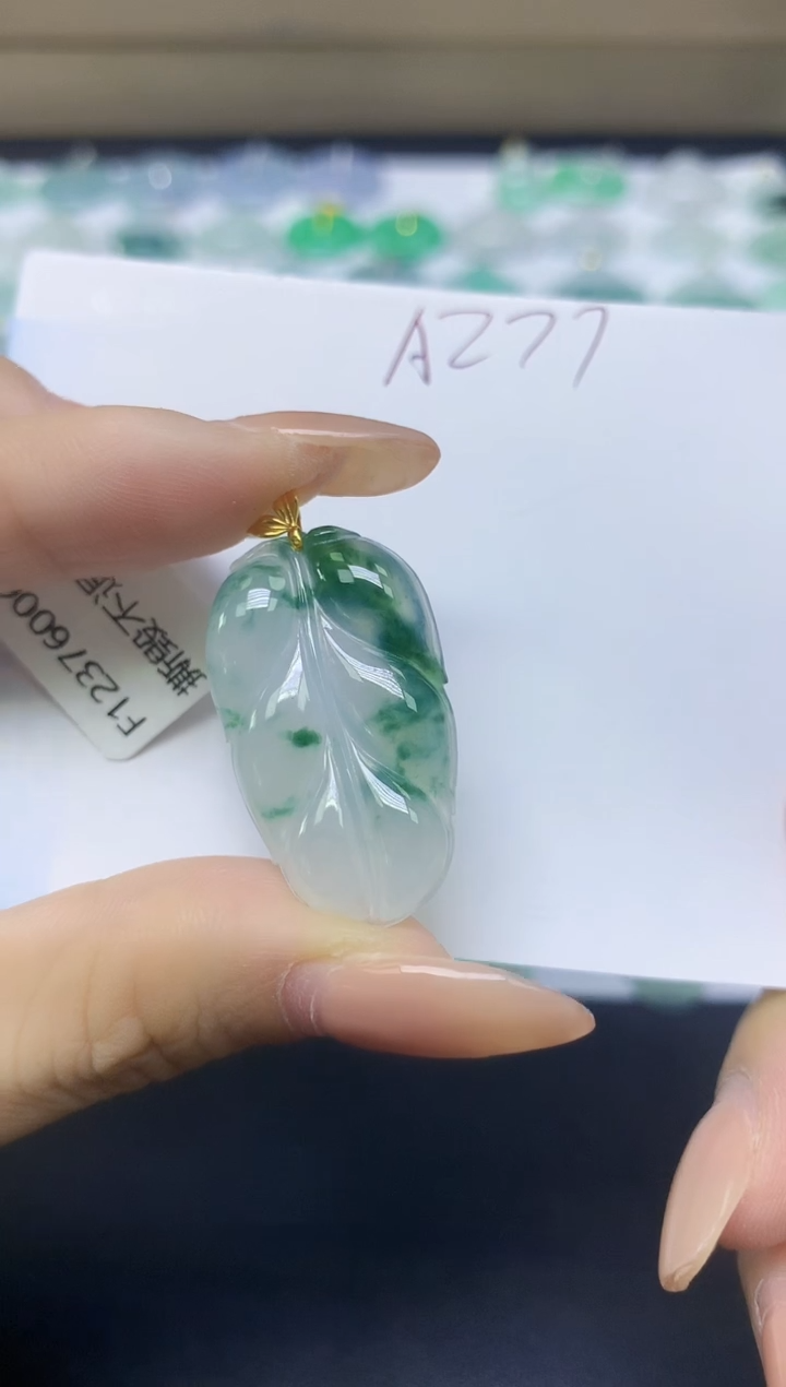颈饰18K金镶嵌翡翠天然缅甸A货翡翠百元以上9元证书费自理